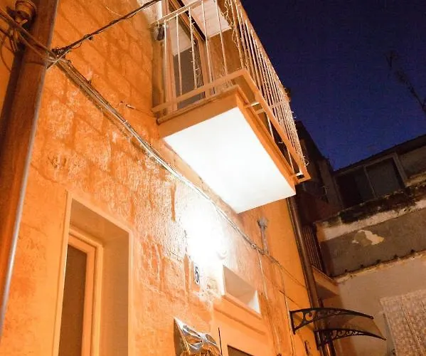 Πανσιόν Dimora Petra -suites- 3*