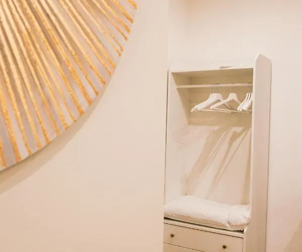 Dimora Petra -suites- Πανσιόν 3*