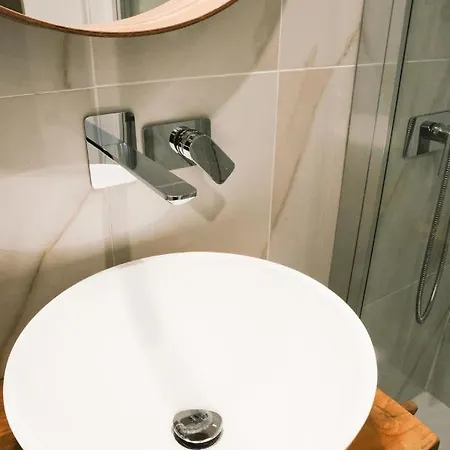 ゲストハウス Dimora Petra -suites- バーリ