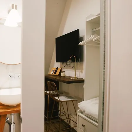 ゲストハウス Dimora Petra -suites- 3*